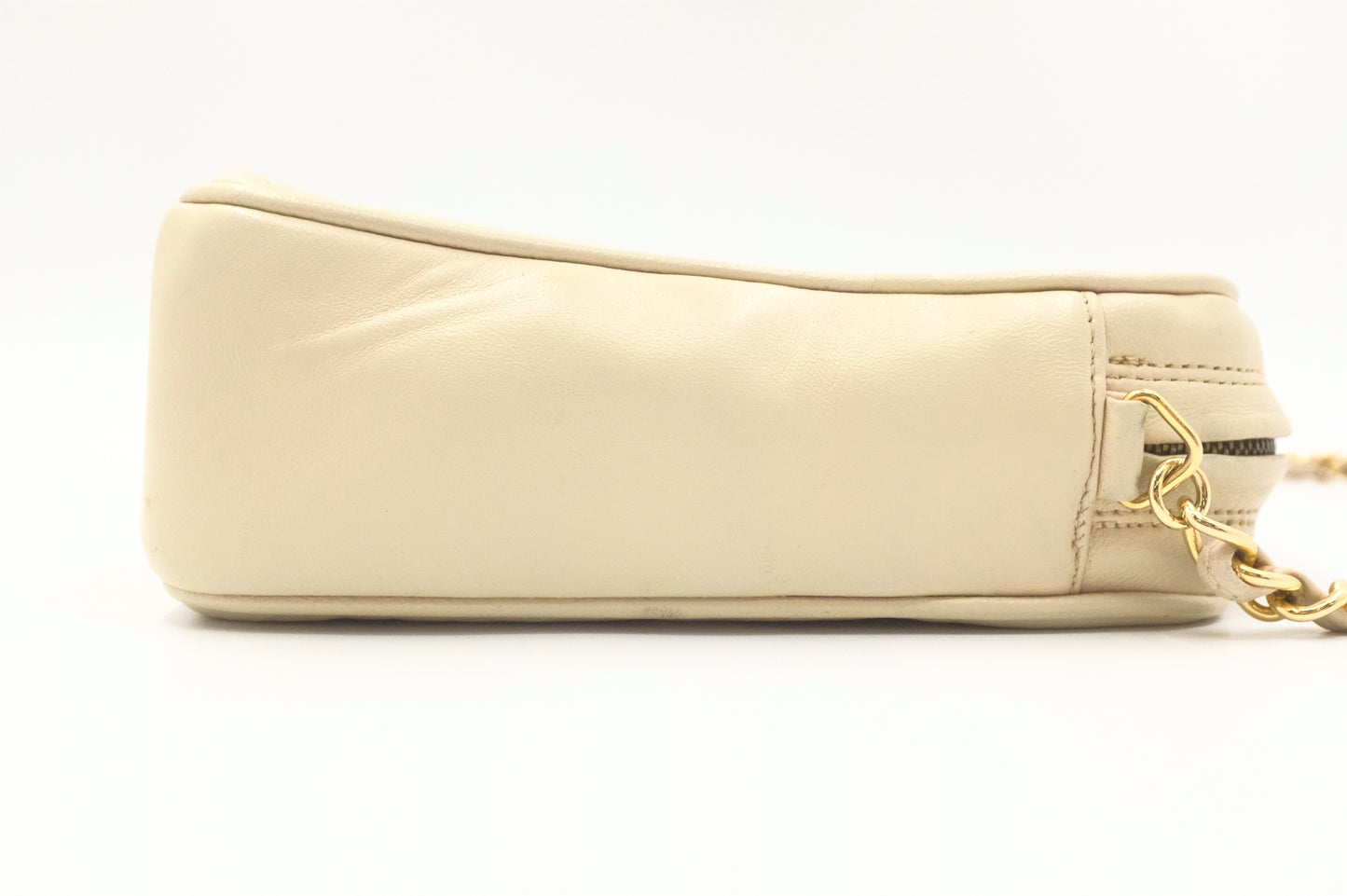 Chanel Chain Shoulder Bag in Beige Leather