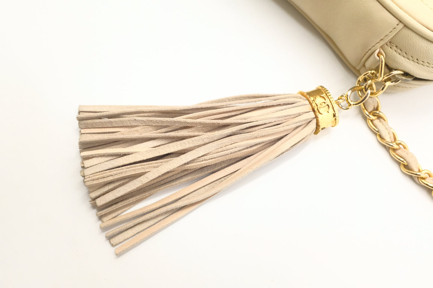 Chanel Chain Shoulder Bag in Beige Leather