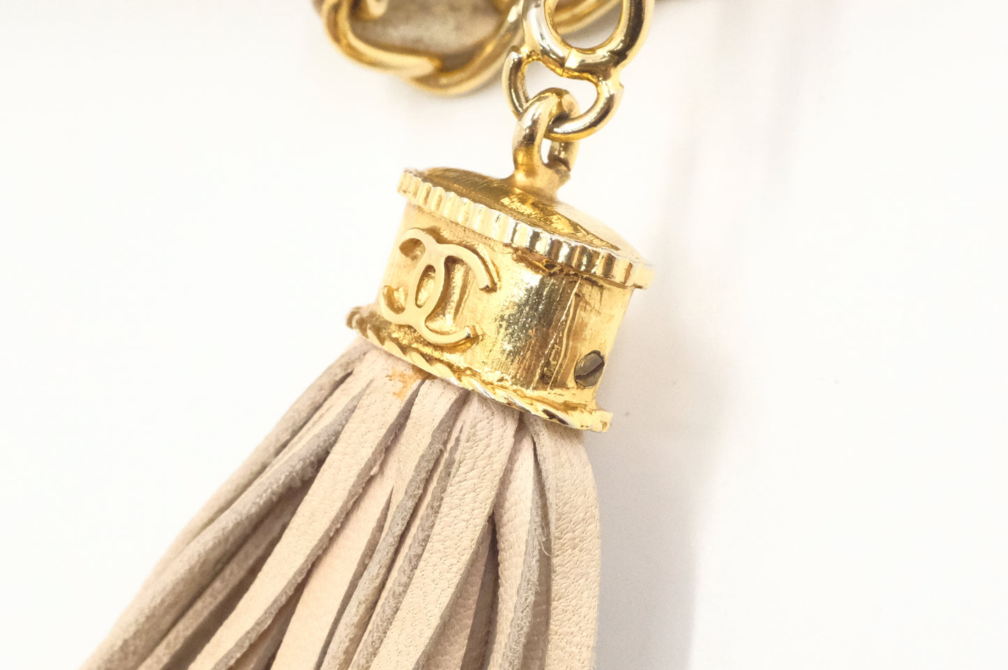 Chanel Chain Shoulder Bag in Beige Leather