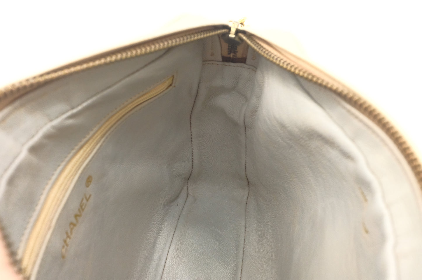 Chanel Chain Shoulder Bag in Beige Leather