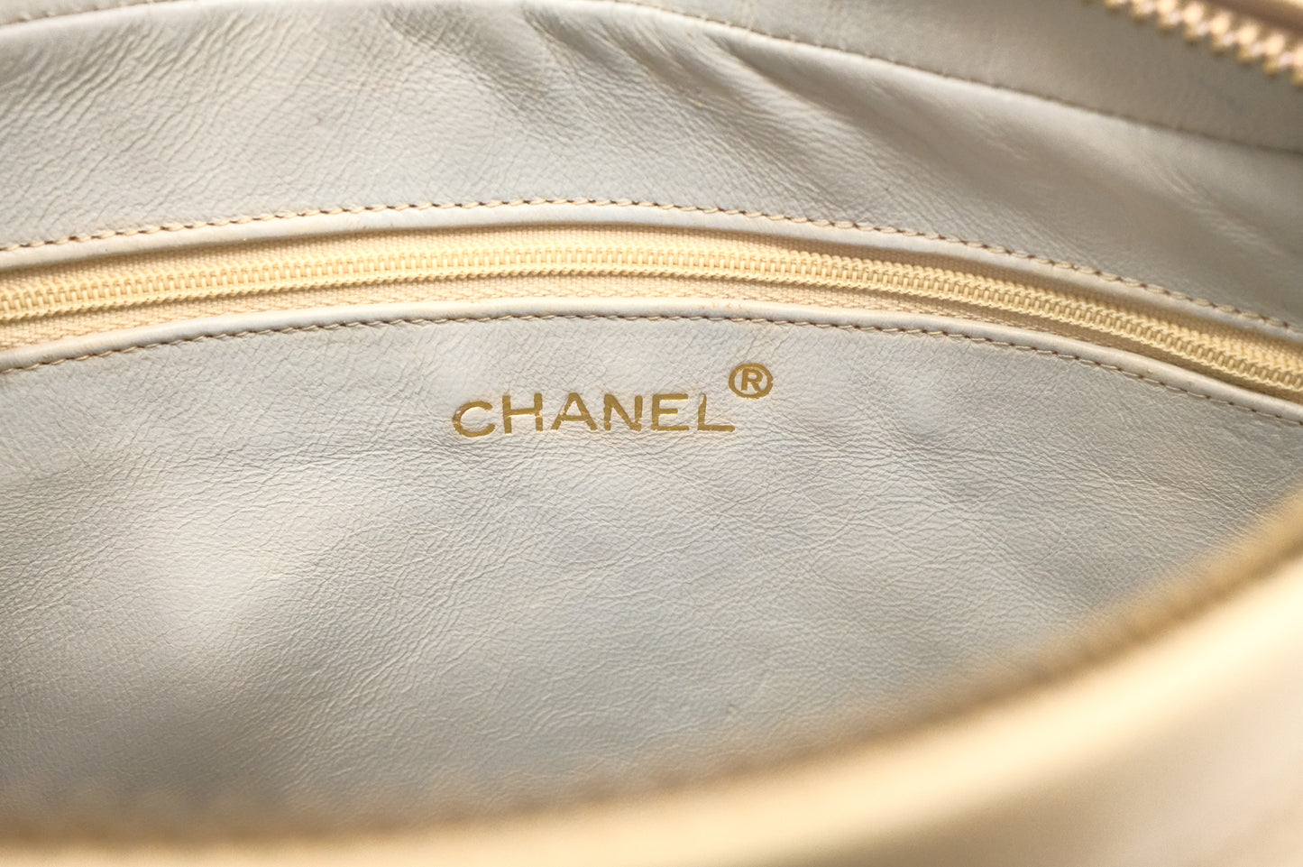 Chanel Chain Shoulder Bag in Beige Leather