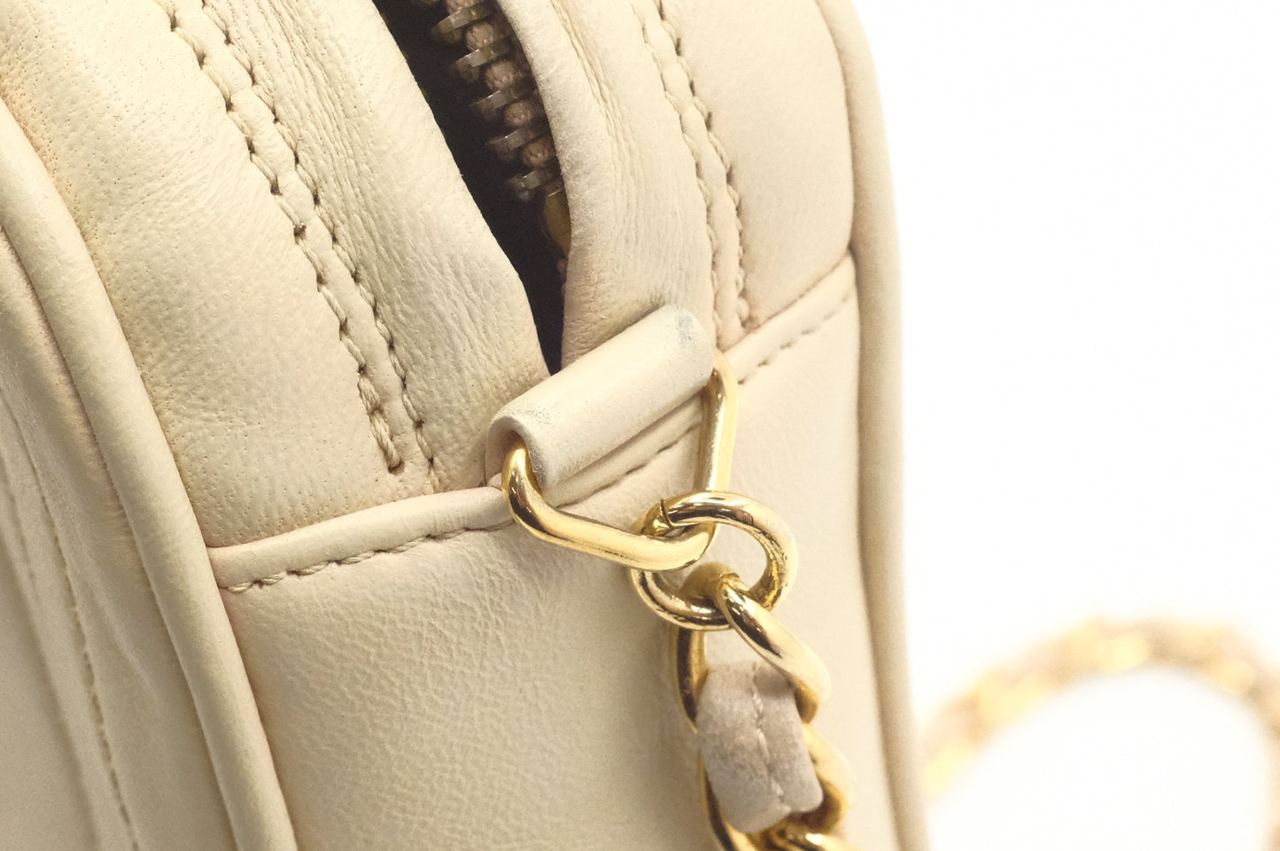 Chanel Chain Shoulder Bag in Beige Leather
