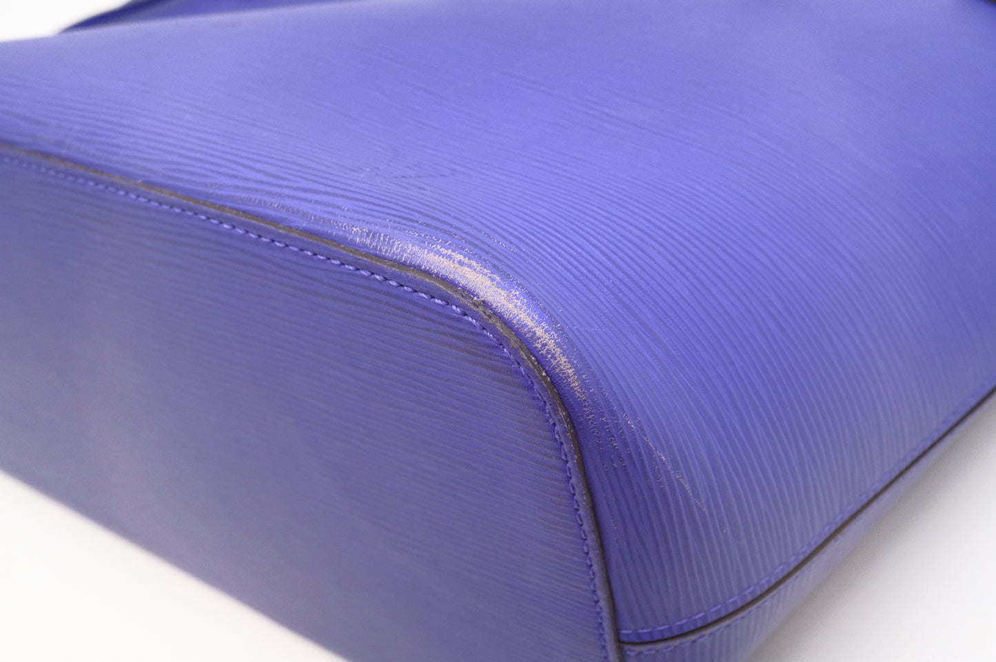 Louis Vuitton Neverfull MM in Purple Epi Leather