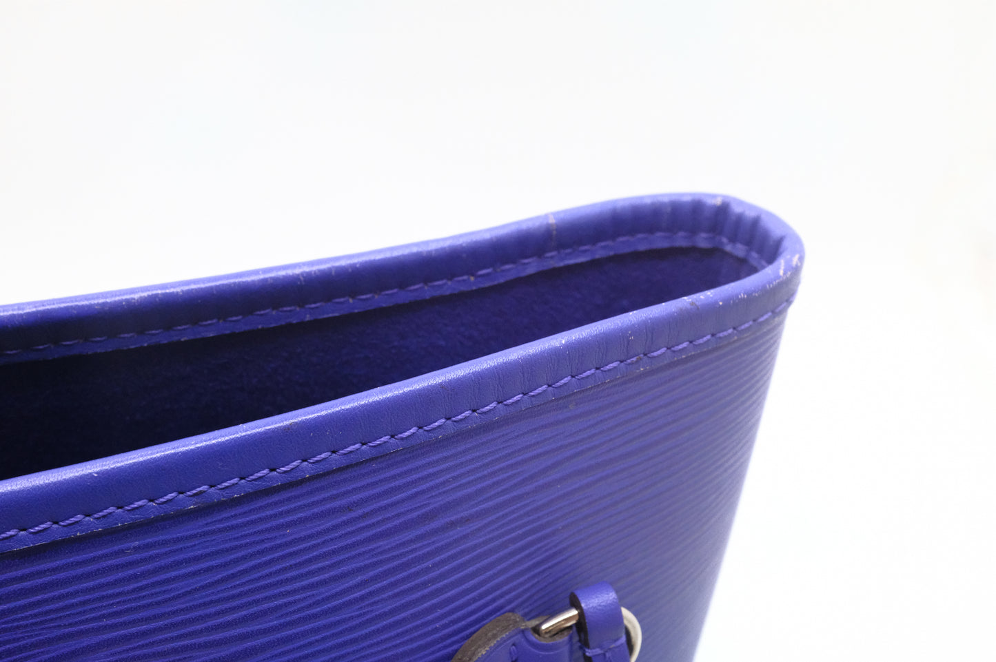 Louis Vuitton Neverfull MM in Purple Epi Leather