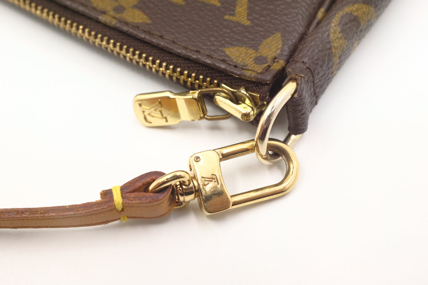 Louis Vuitton Pochette Accessoires in Monogram Canvas
