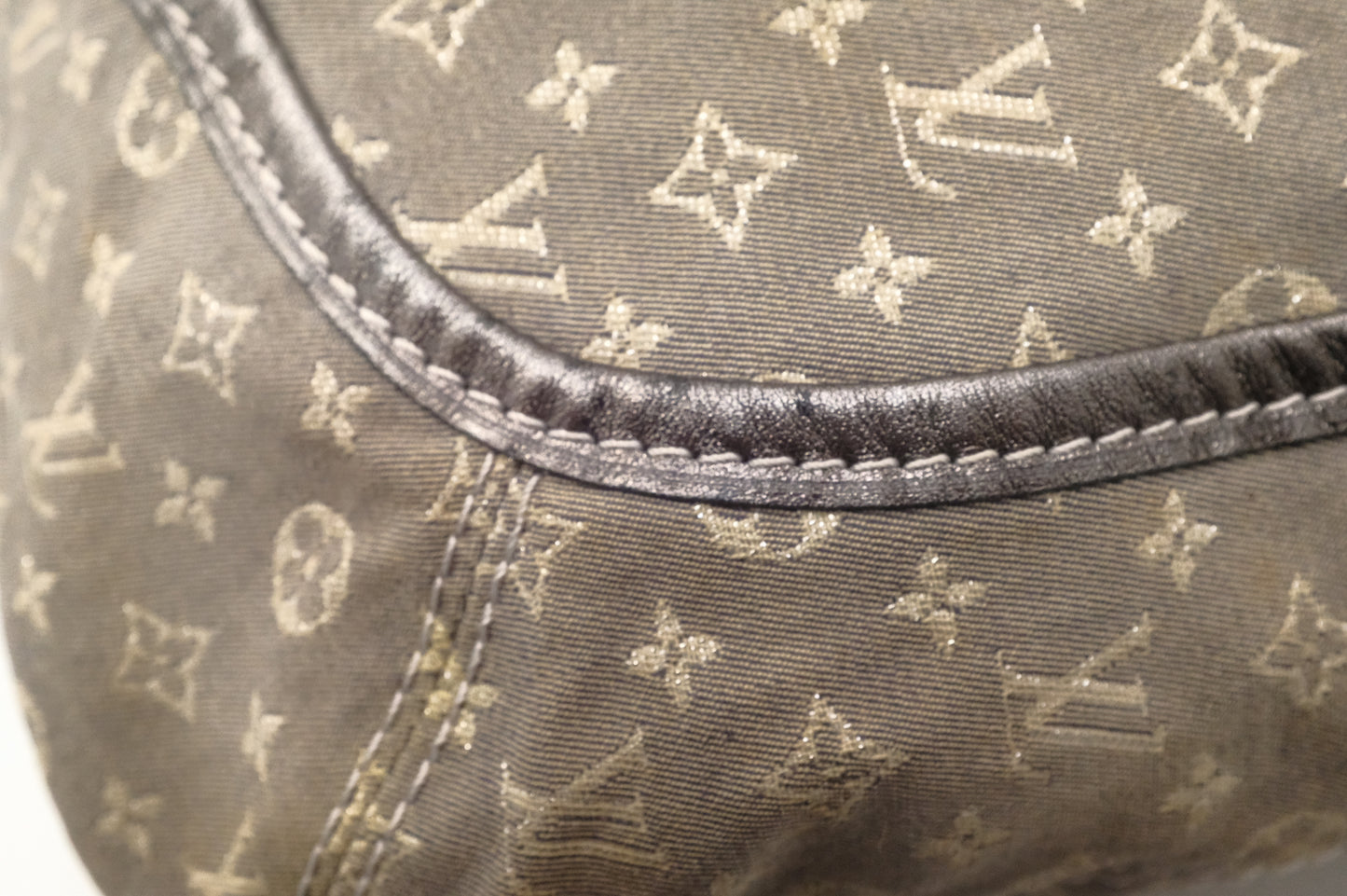 Louis Vuitton Besace Angele in Gray Minilin Canvas and Metallic Silver Leather