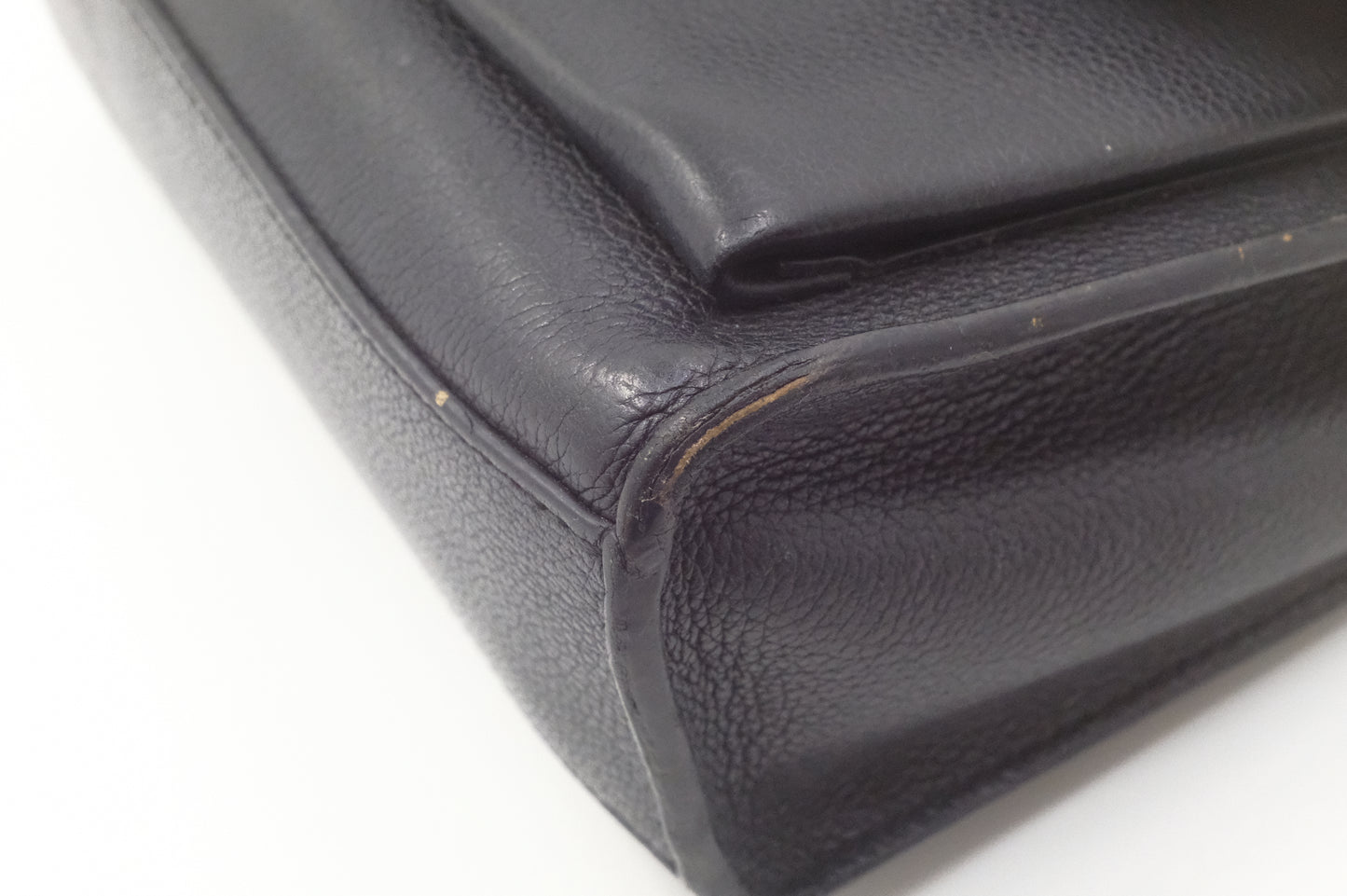 Louis Vuitton MyLockMe Chain Pochette in Black Leather