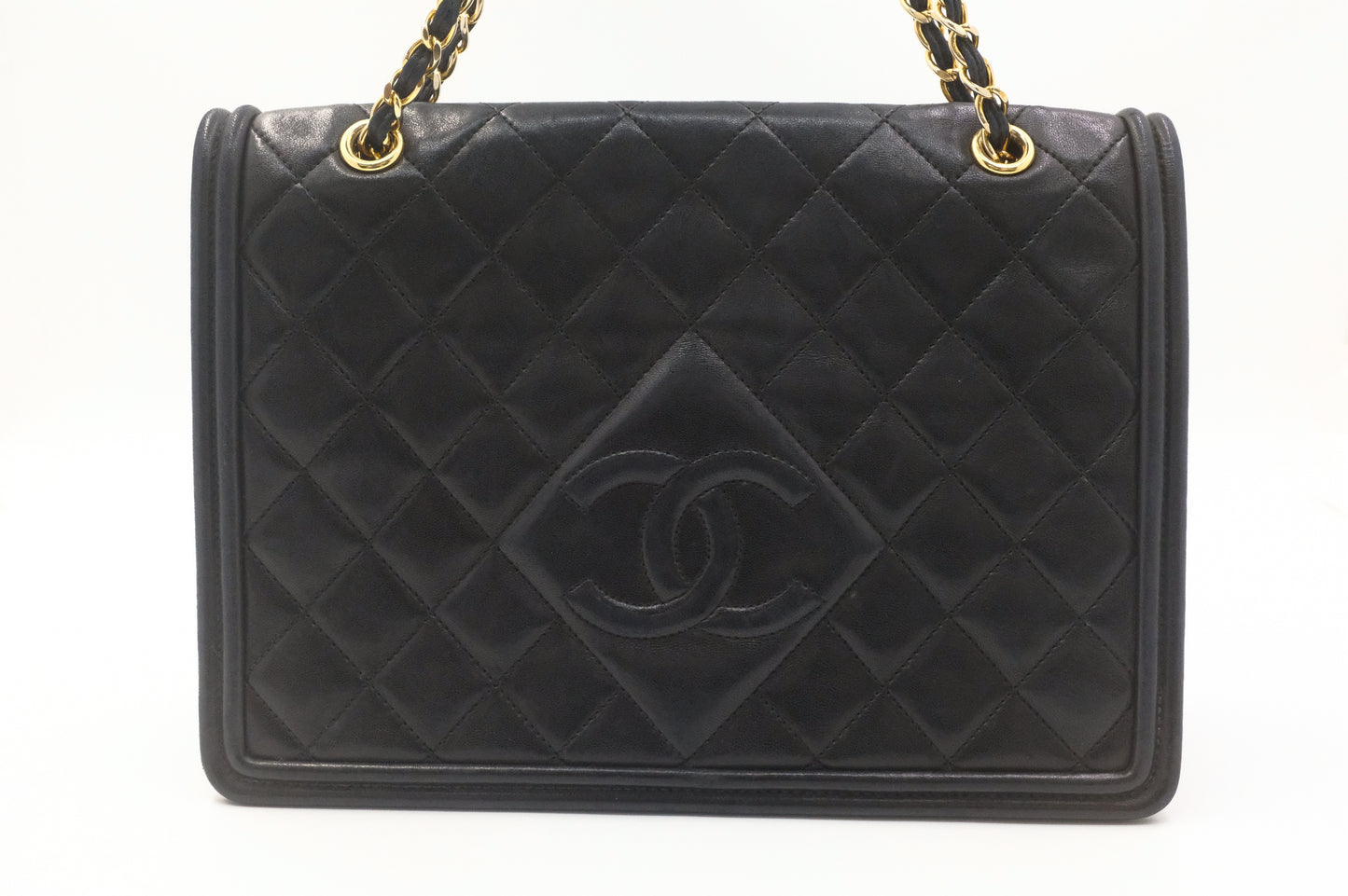 Chanel Shoulder Bag in Black Matelasse Lambskin Leather