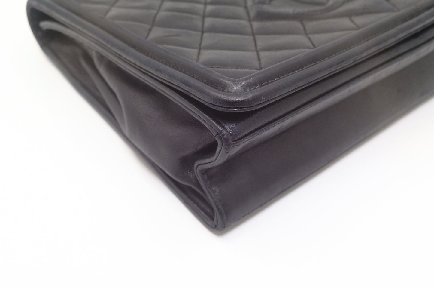Chanel Shoulder Bag in Black Matelasse Lambskin Leather