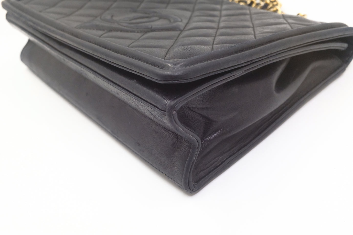 Chanel Shoulder Bag in Black Matelasse Lambskin Leather
