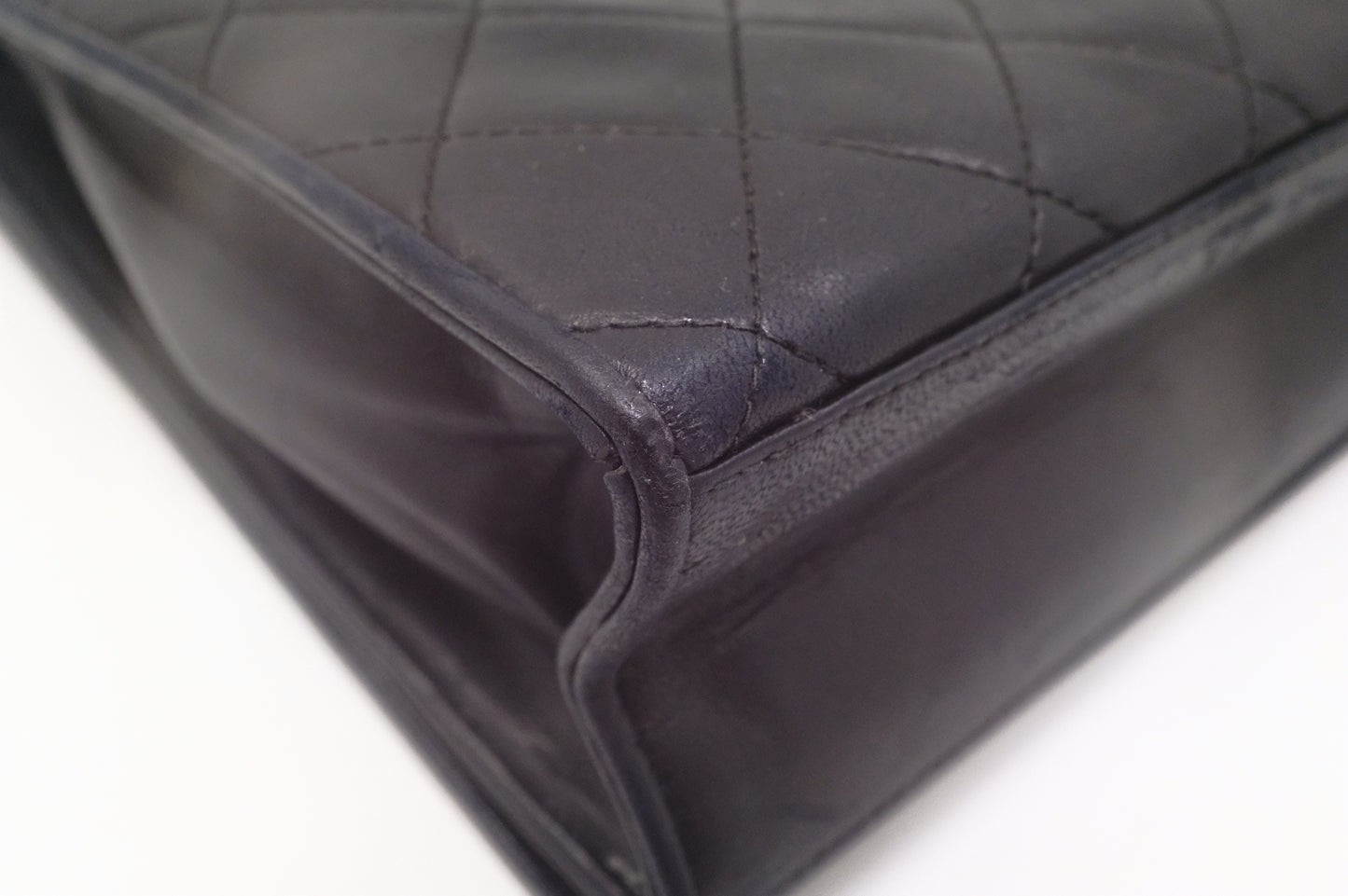 Chanel Shoulder Bag in Black Matelasse Lambskin Leather
