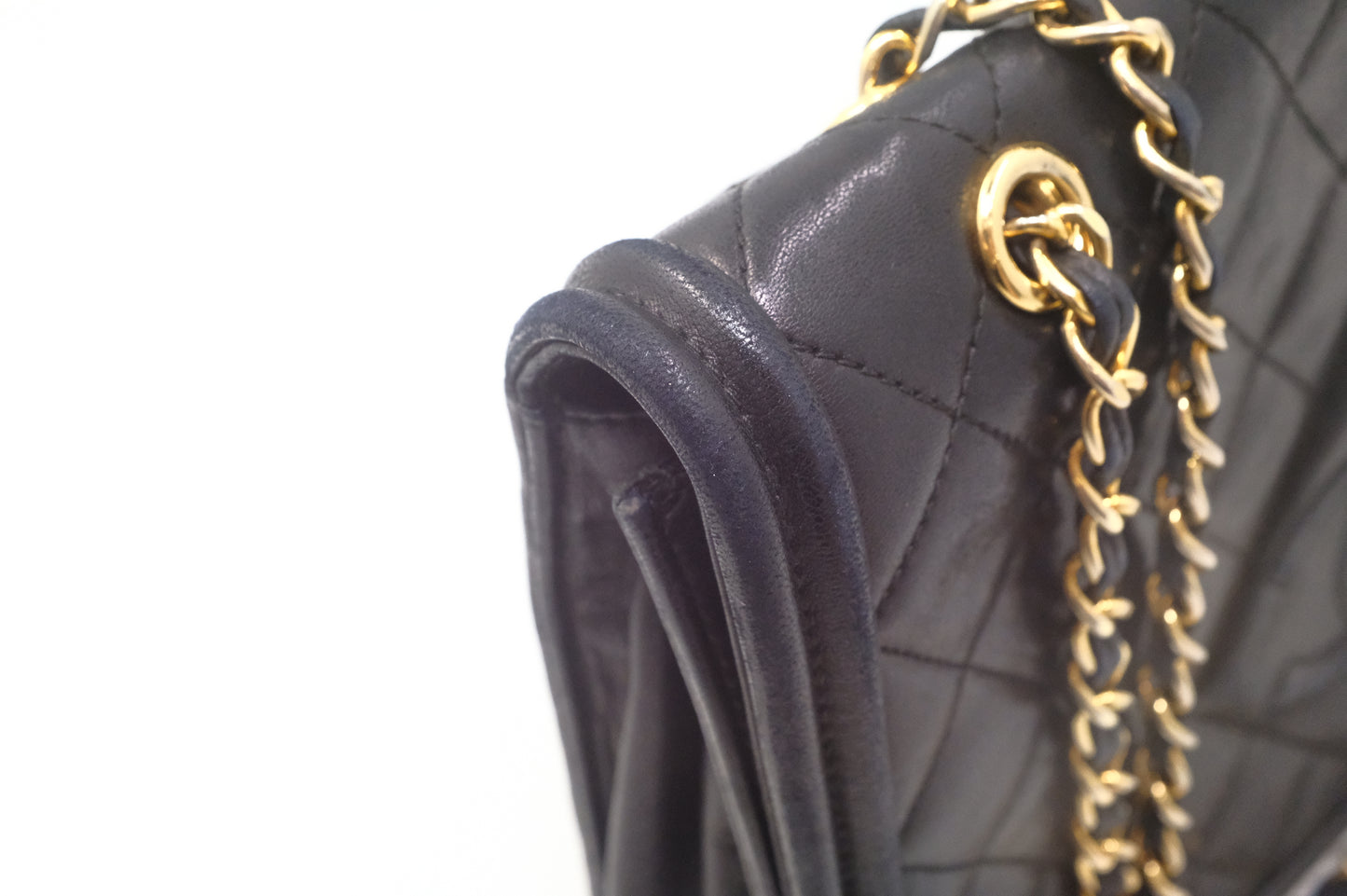 Chanel Shoulder Bag in Black Matelasse Lambskin Leather