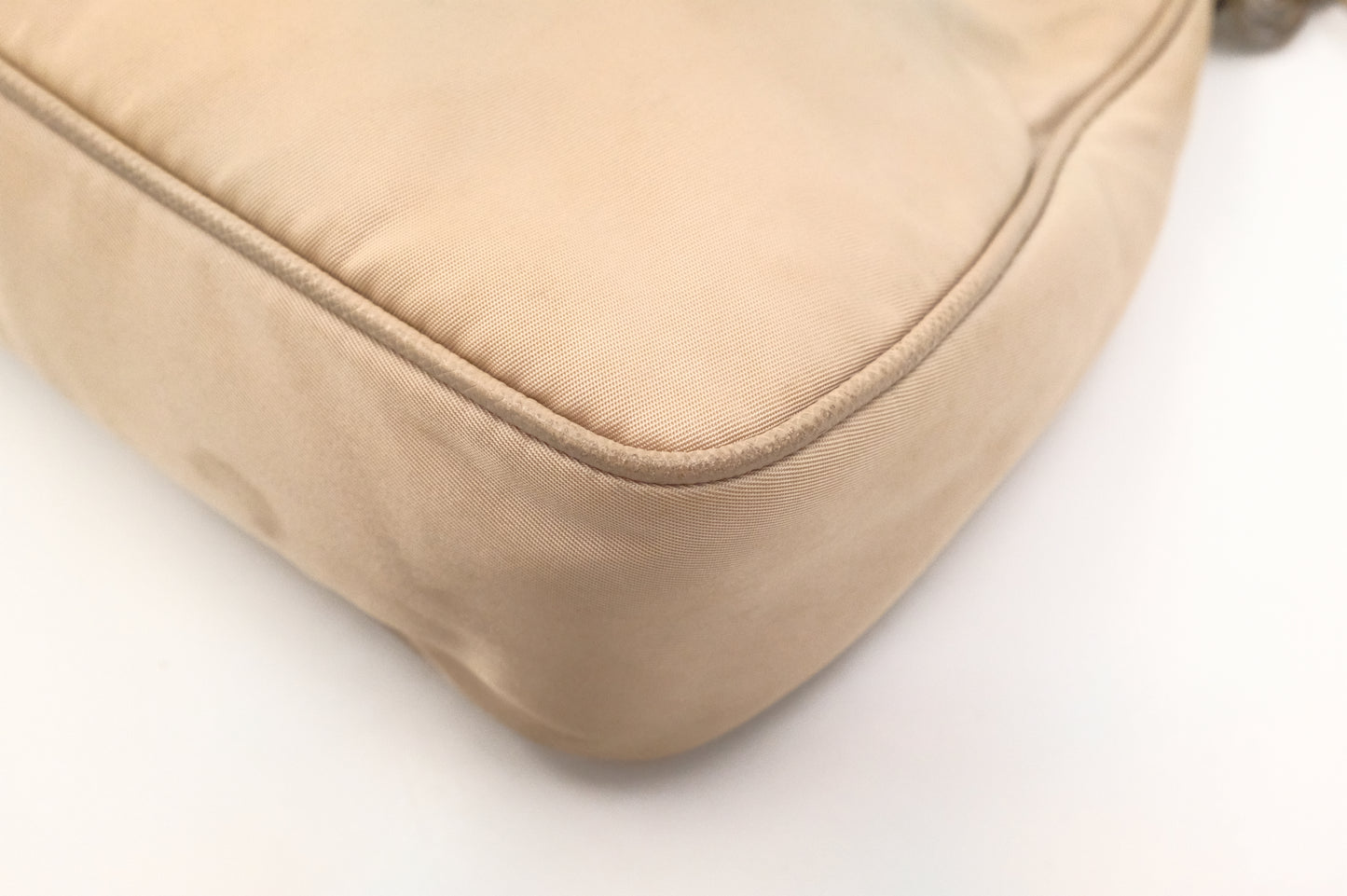 Prada Re-Edition 2005 in Beige Nylon