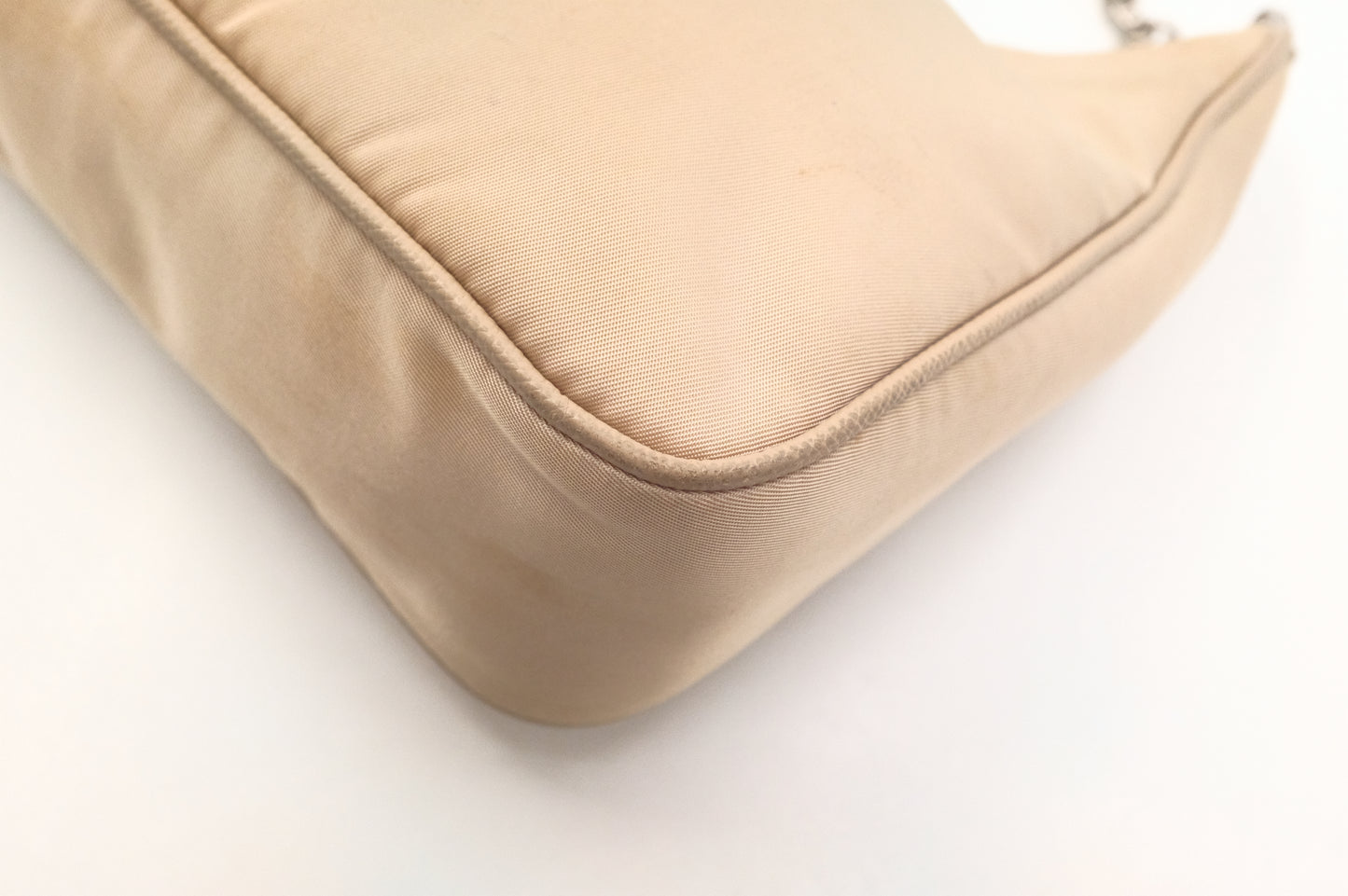 Prada Re-Edition 2005 in Beige Nylon