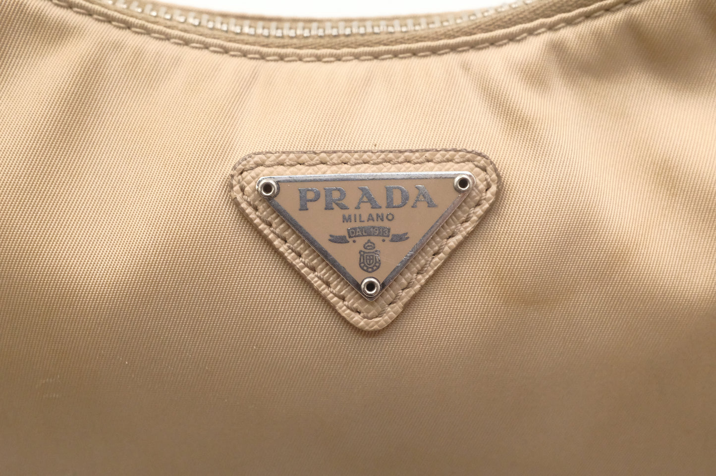 Prada Re-Edition 2005 in Beige Nylon