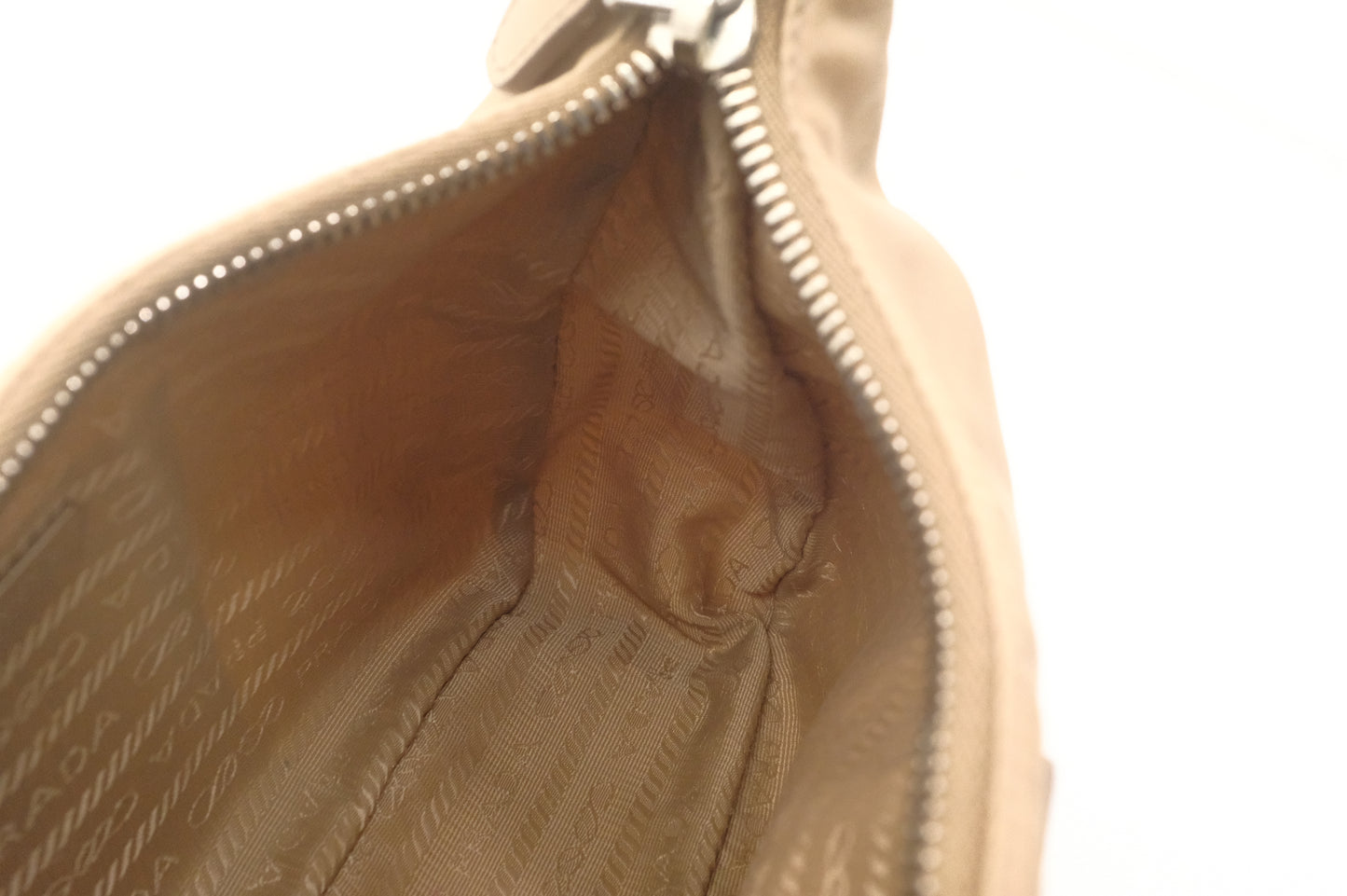 Prada Re-Edition 2005 in Beige Nylon