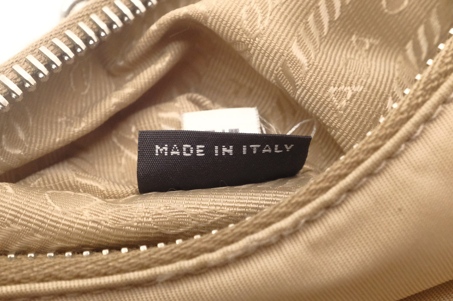 Prada Re-Edition 2005 in Beige Nylon