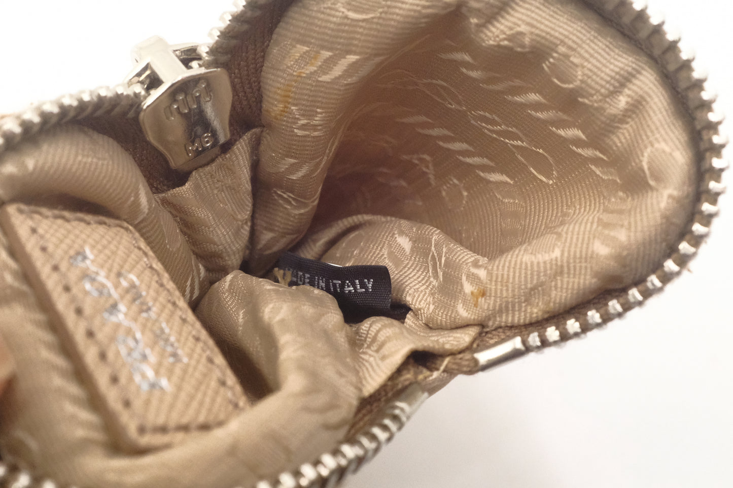 Prada Re-Edition 2005 in Beige Nylon