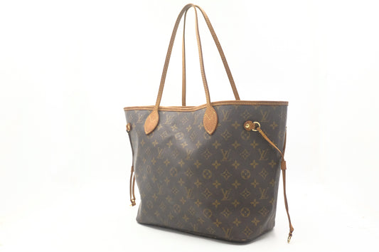 Louis Vuitton Neverfull MM in Monogram Canvas