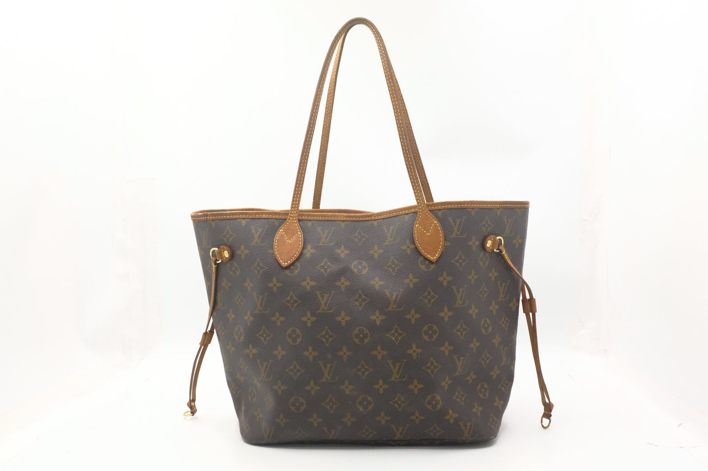 Louis Vuitton Neverfull MM in Monogram Canvas