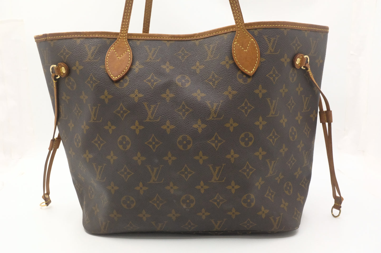 Louis Vuitton Neverfull MM in Monogram Canvas