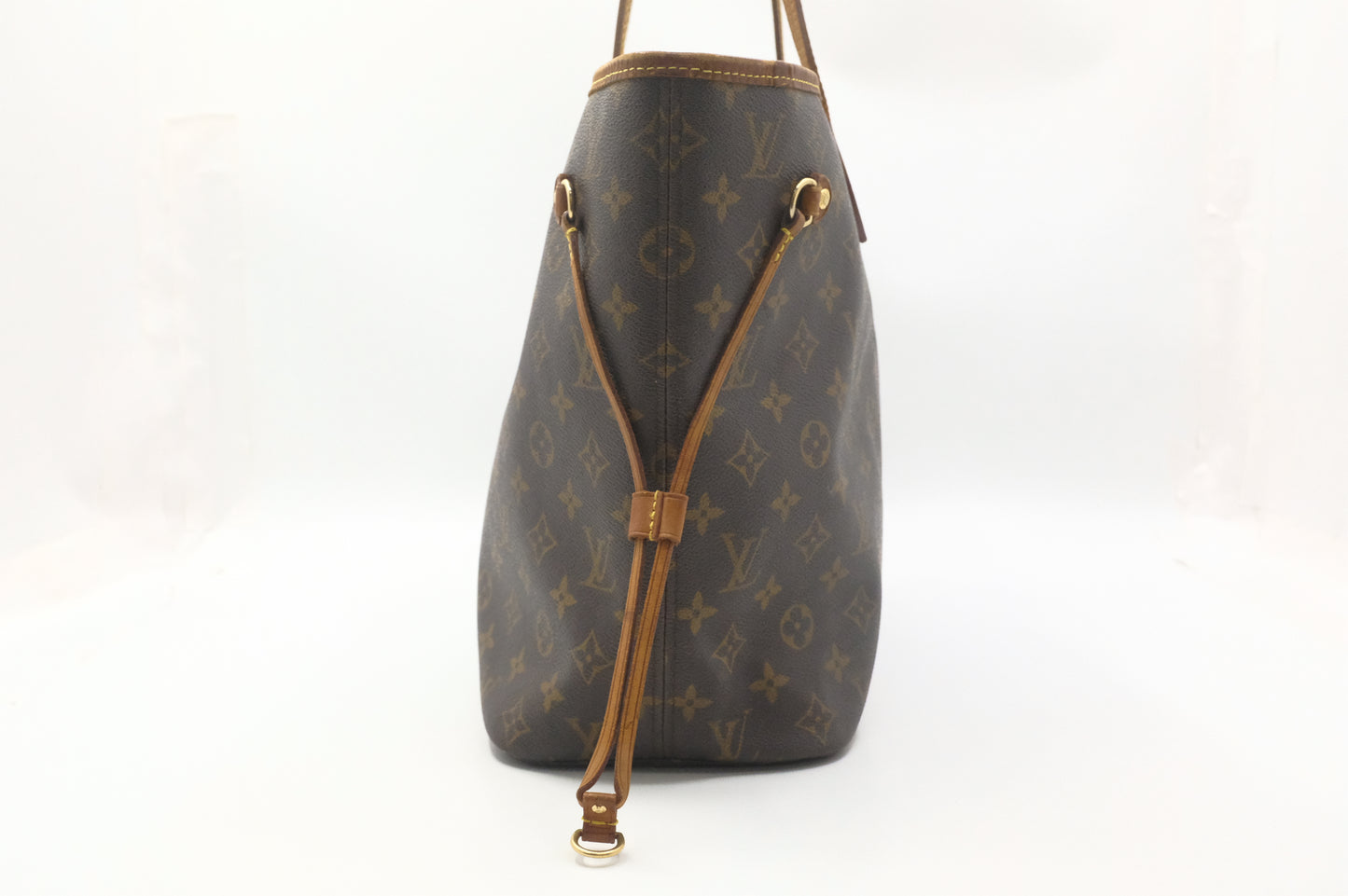 Louis Vuitton Neverfull MM in Monogram Canvas