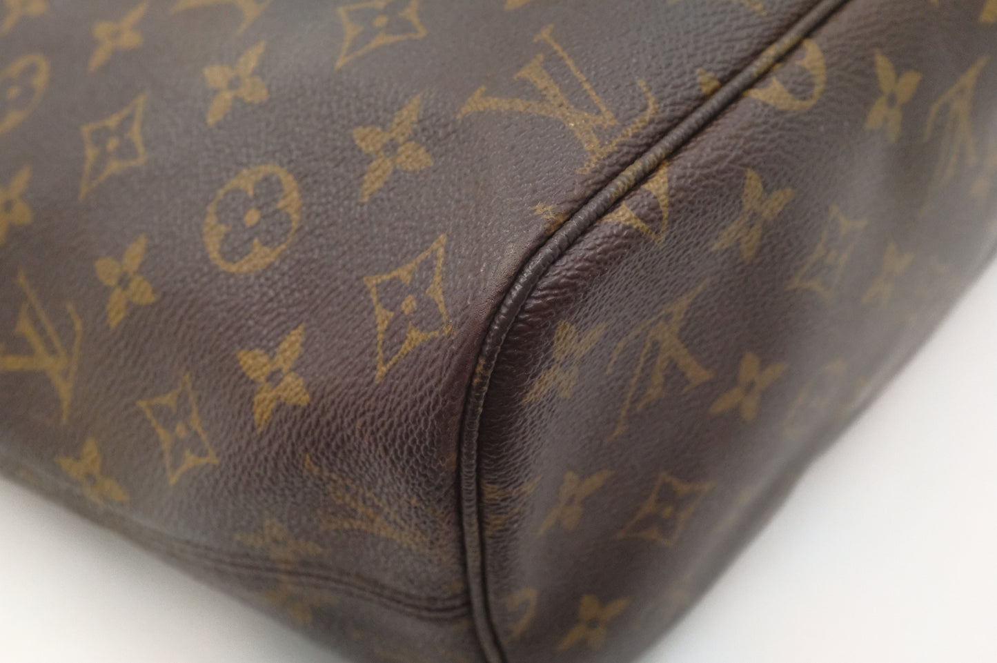 Louis Vuitton Neverfull MM in Monogram Canvas
