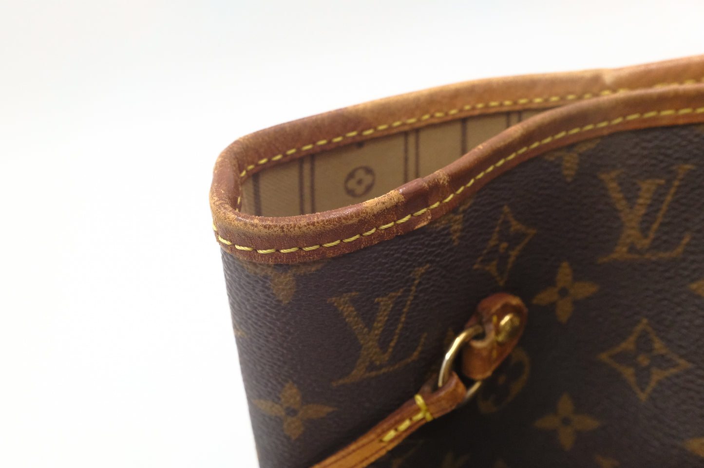 Louis Vuitton Neverfull MM in Monogram Canvas
