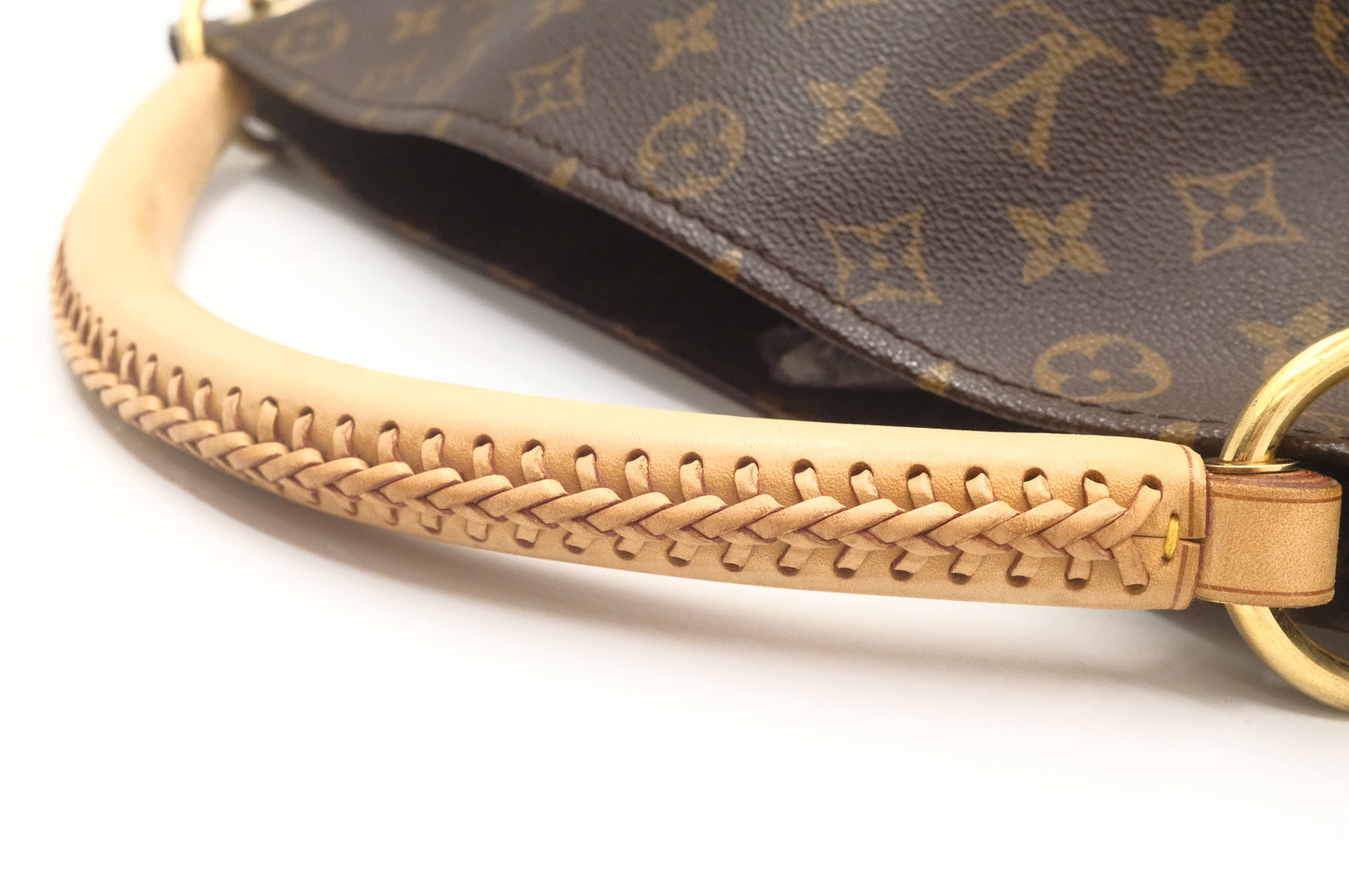 Louis Vuitton Artsy MM in Monogram Canvas