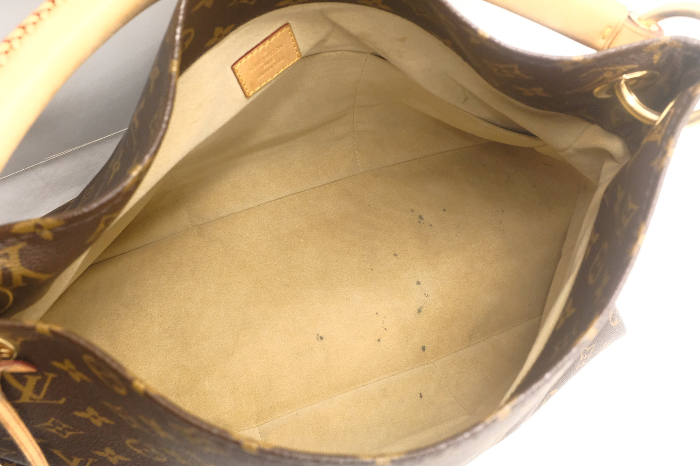 Louis Vuitton Artsy MM in Monogram Canvas
