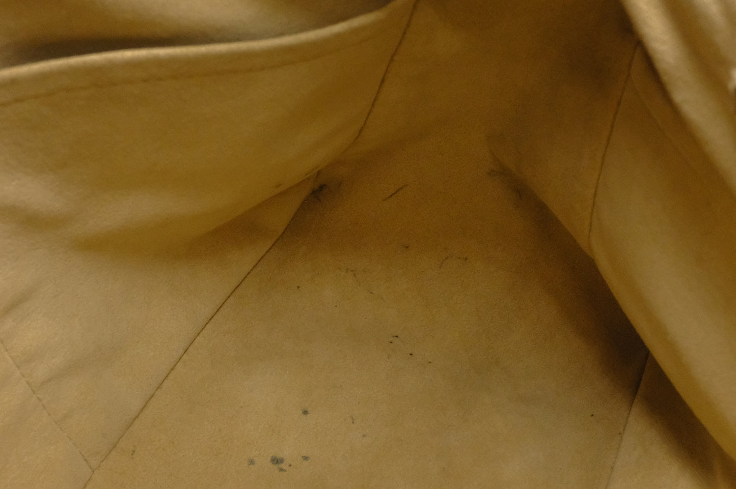 Louis Vuitton Artsy MM in Monogram Canvas