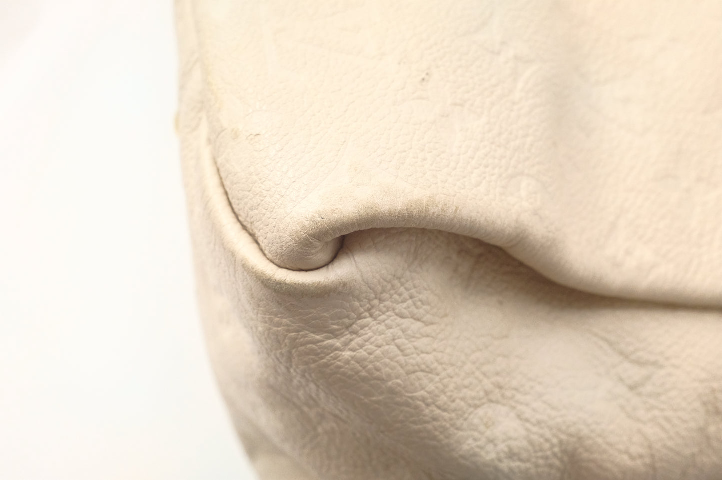 Artsy MM in Neige Empreinte Leather