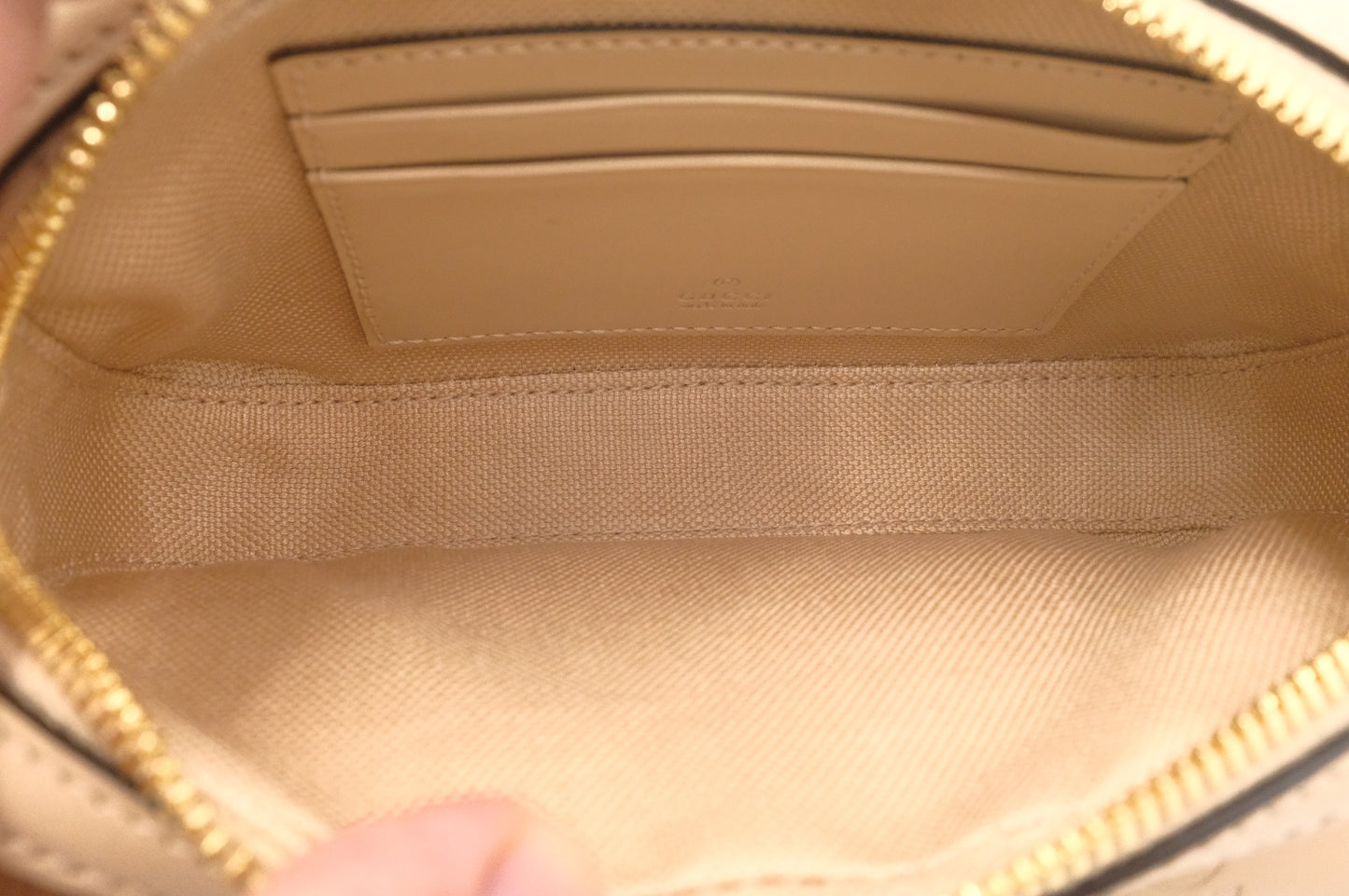 Gucci Mini Shoulder Bag in Ivory Leather