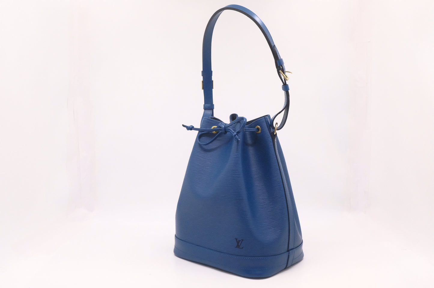 Louis Vuitton Noe in Blue Epi Leather