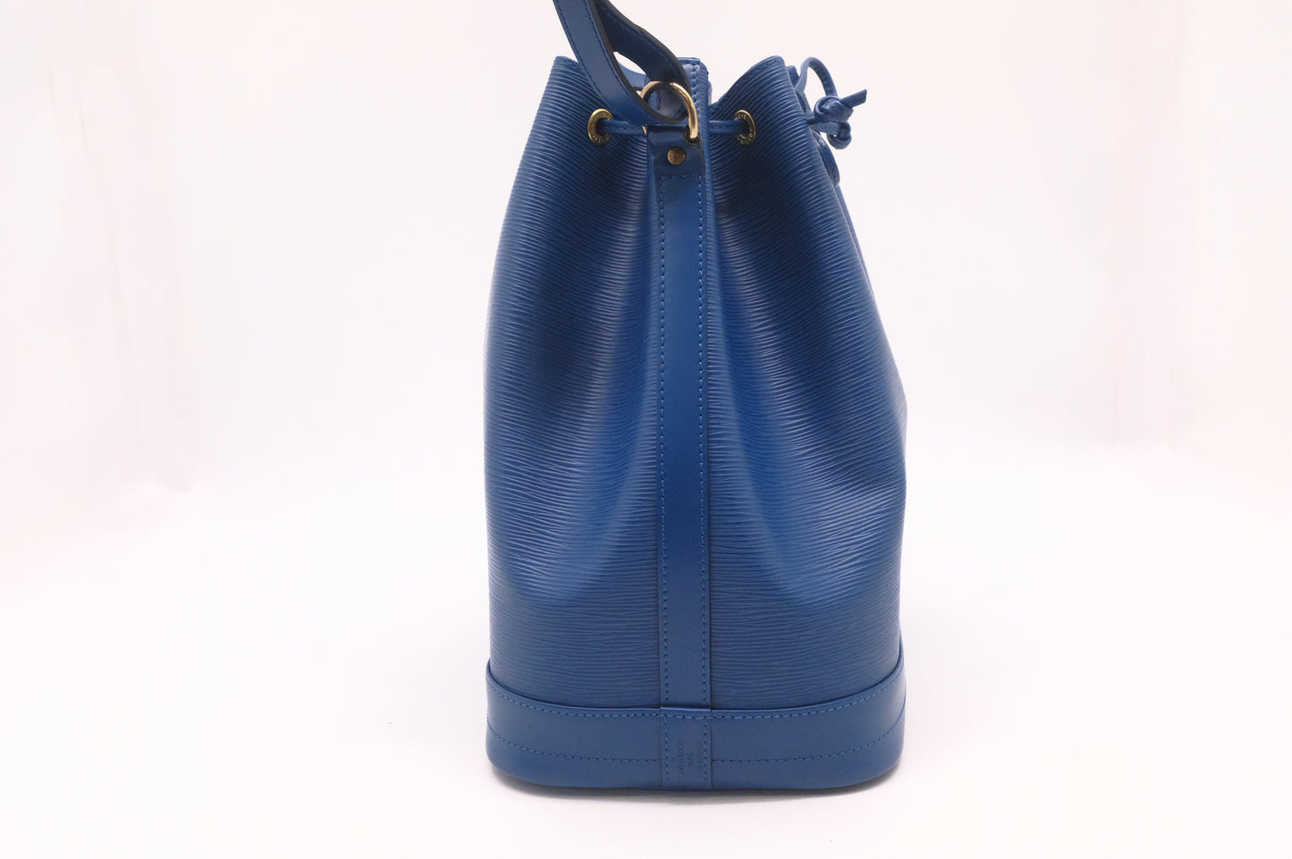 Louis Vuitton Noe in Blue Epi Leather