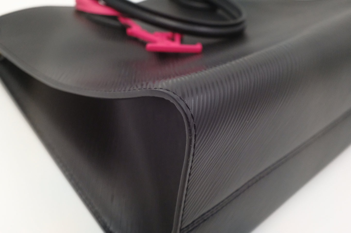 Louis Vuitton OnTheGo MM in Black Epi Leather