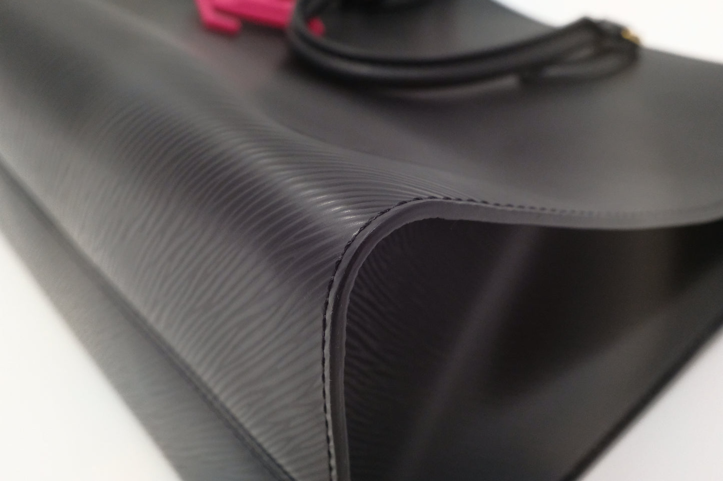 Louis Vuitton OnTheGo MM in Black Epi Leather
