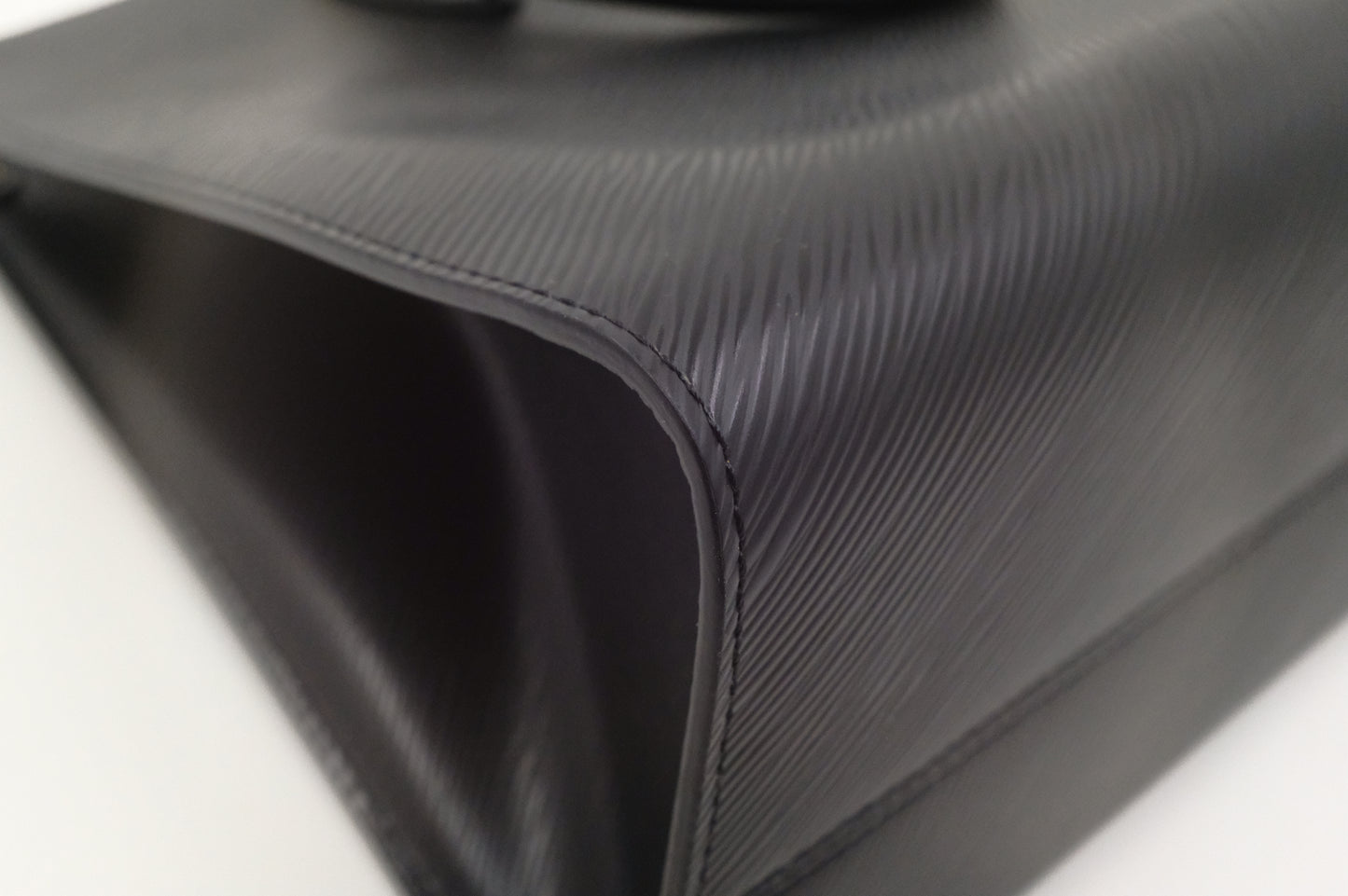 Louis Vuitton OnTheGo MM in Black Epi Leather
