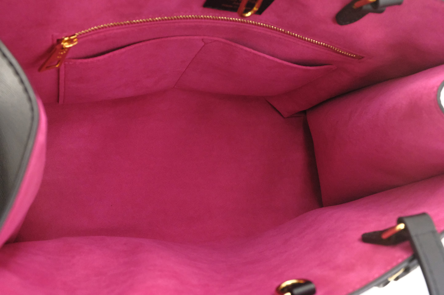 Louis Vuitton OnTheGo MM in Black Epi Leather