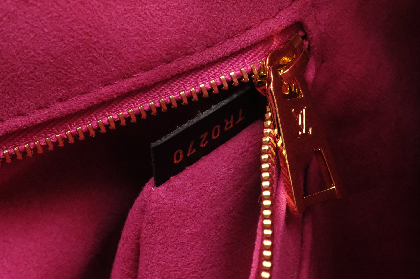 Louis Vuitton OnTheGo MM in Black Epi Leather
