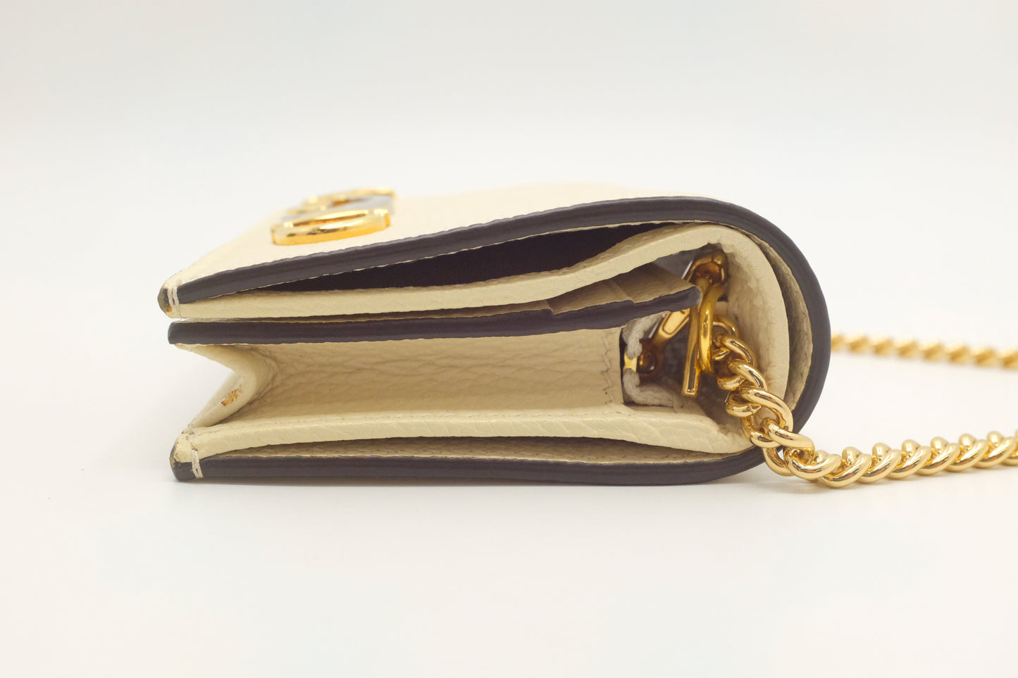 Gucci Zumi Chain Wallet in Cream Leather