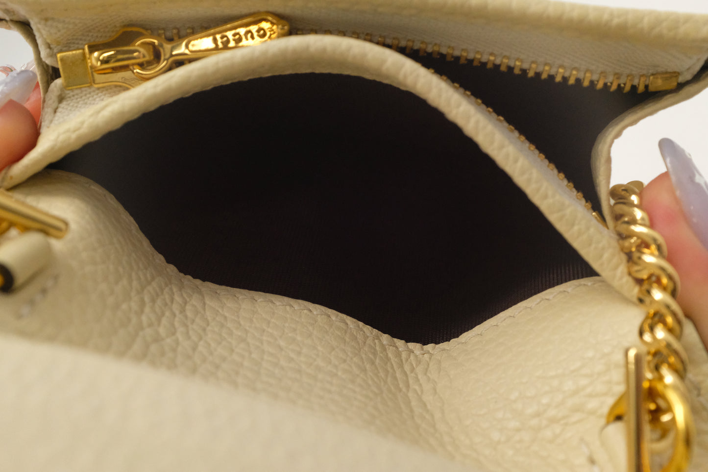 Gucci Zumi Chain Wallet in Cream Leather