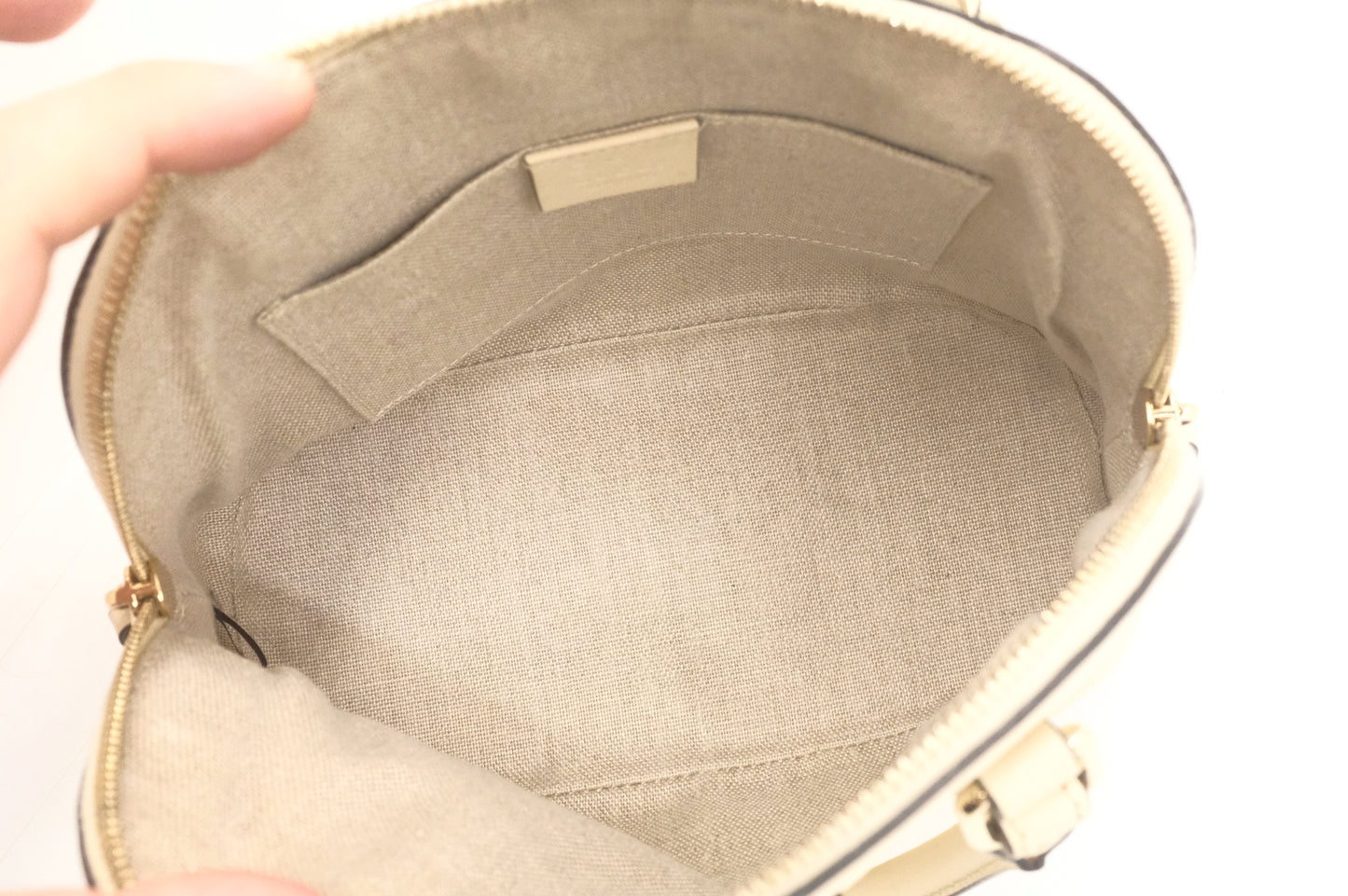 Gucci Mini Dome Shoulder Bag in White Micro Guccissima Leather