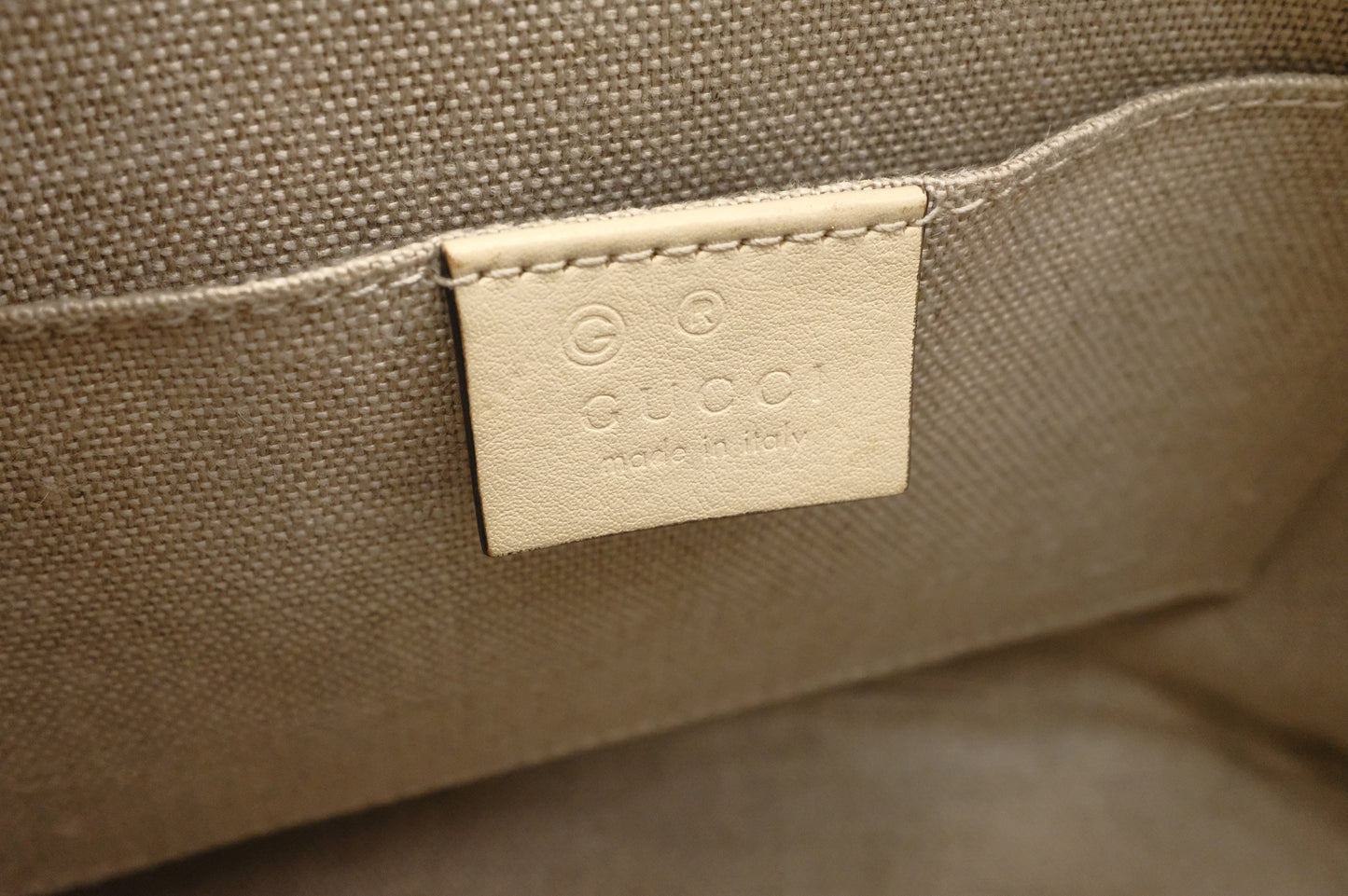 Gucci Mini Dome Shoulder Bag in White Micro Guccissima Leather