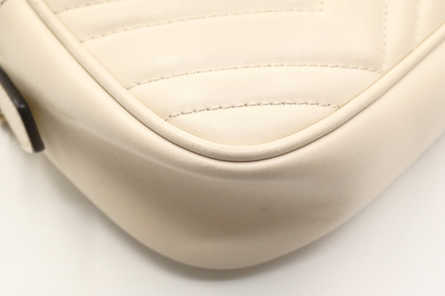 Gucci Marmont Crossbody in White Leather