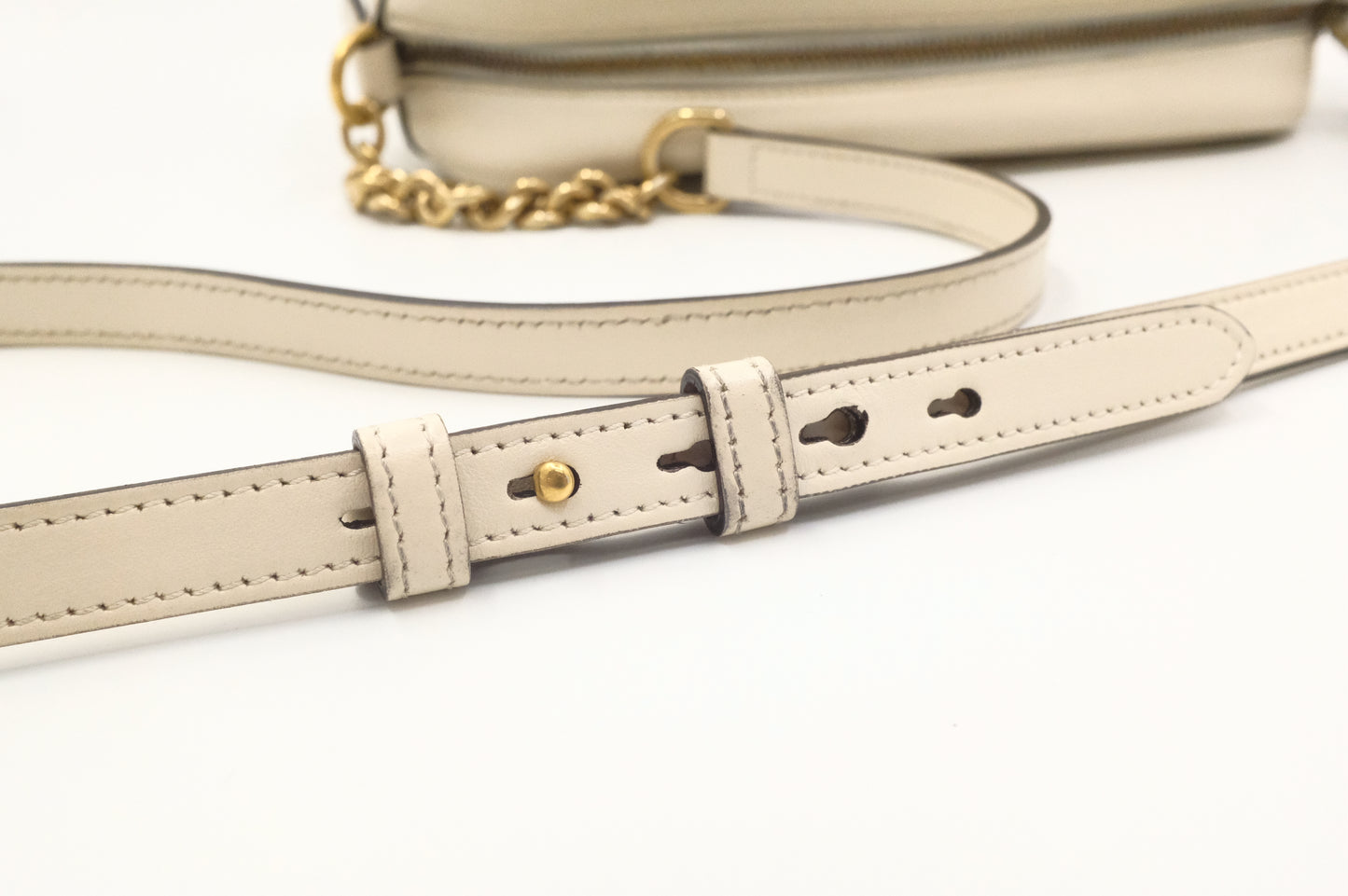 Gucci Marmont Crossbody in White Leather
