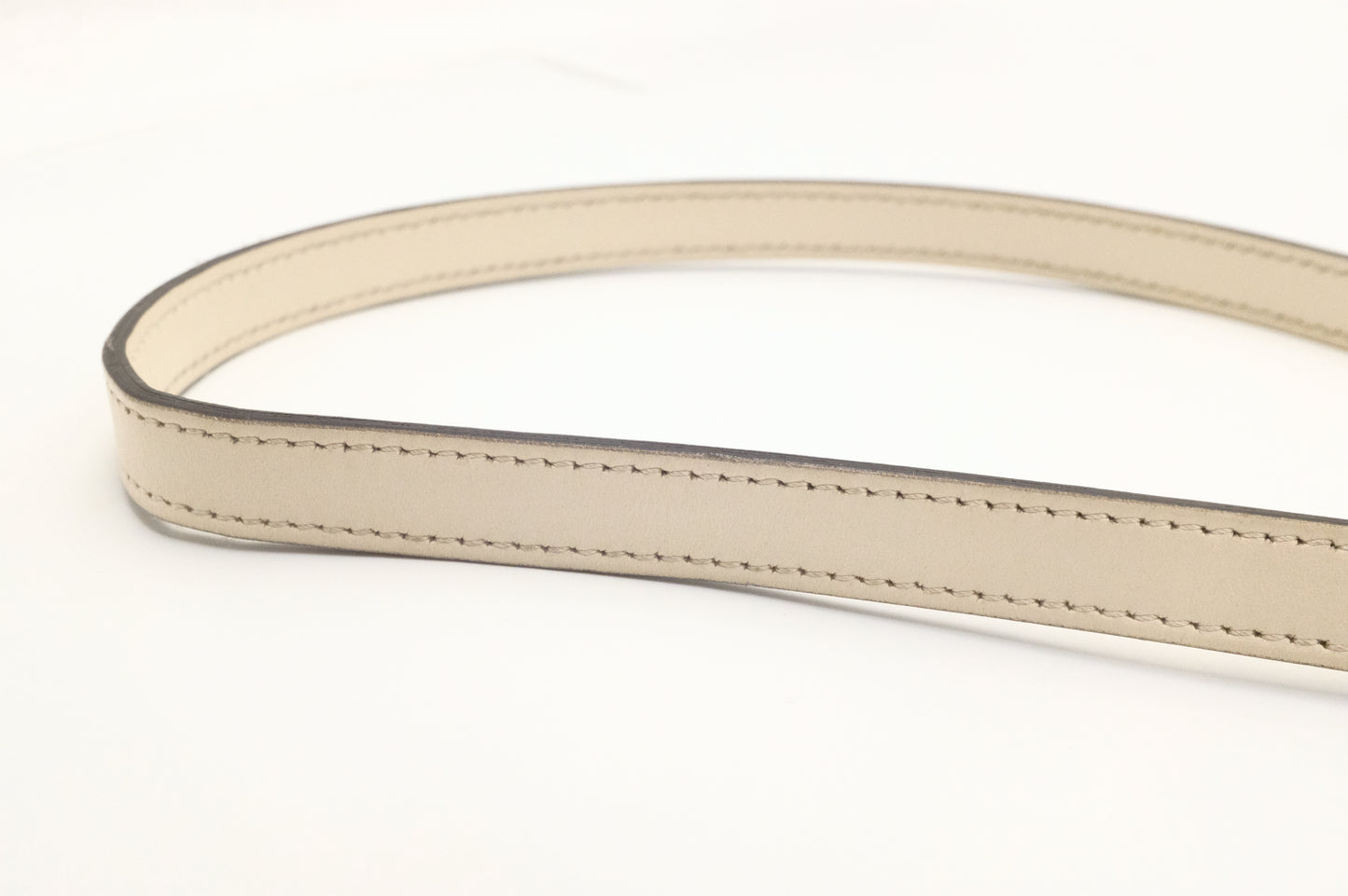 Gucci Marmont Crossbody in White Leather