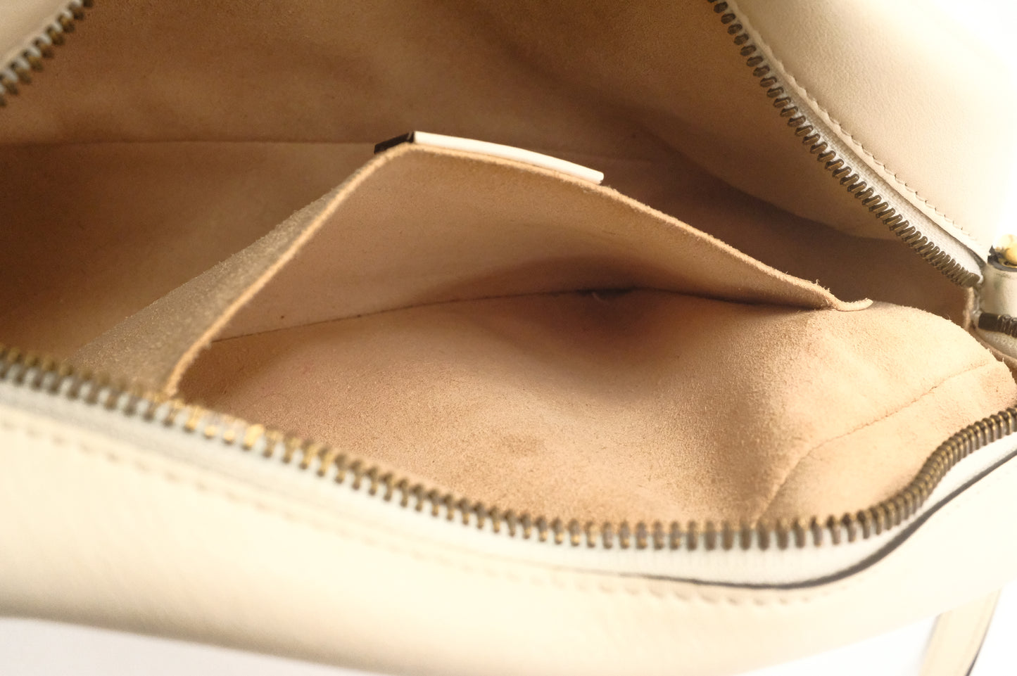 Gucci Marmont Crossbody in White Leather