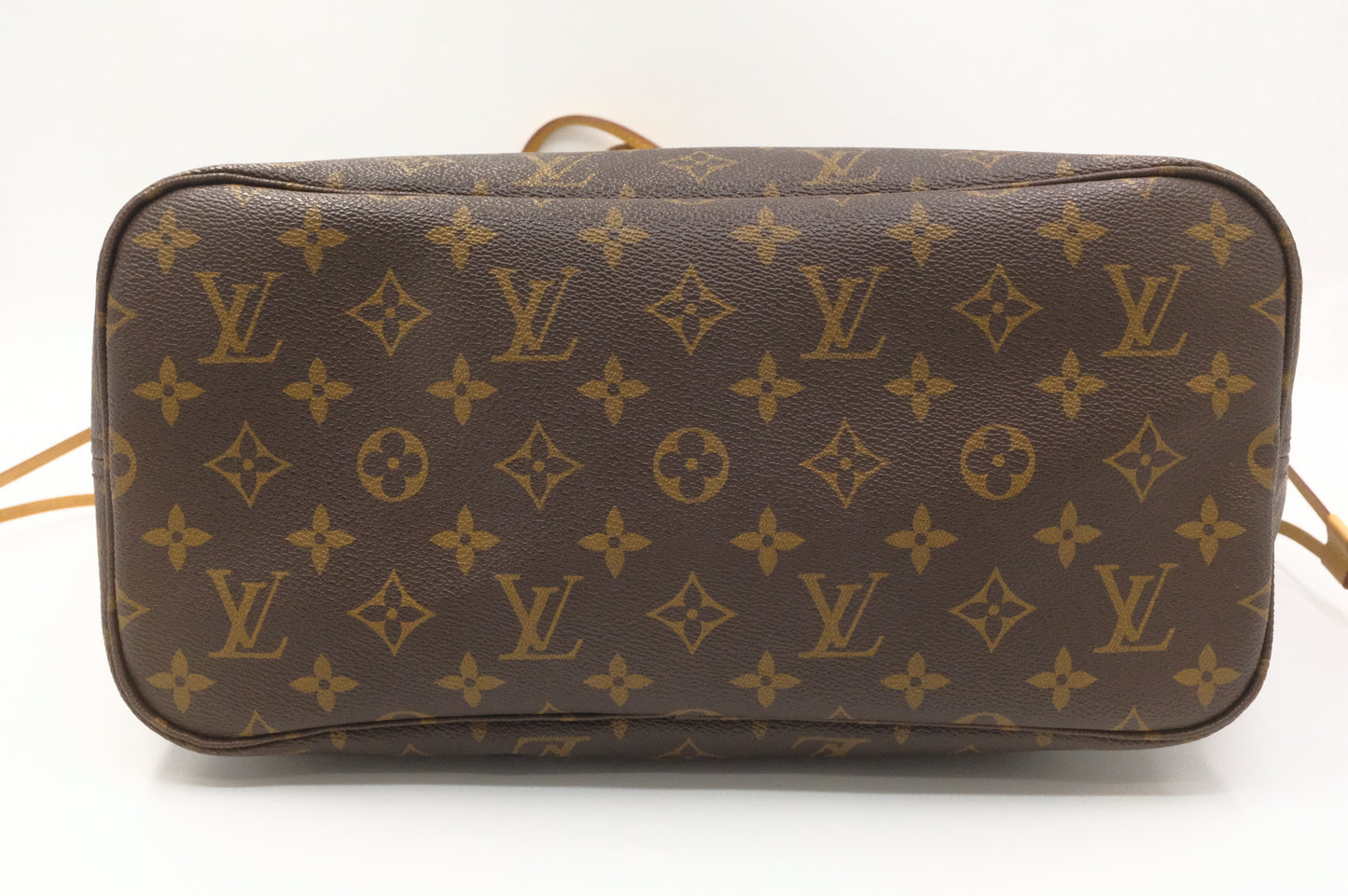 Louis Vuitton Neverfull MM in Monogram Canvas