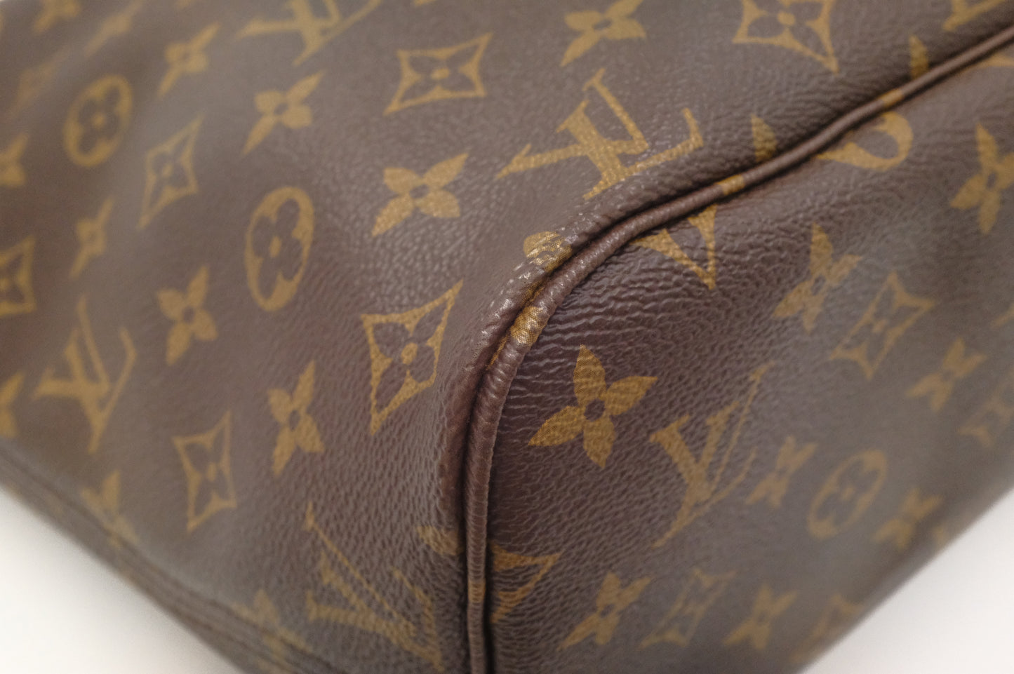 Louis Vuitton Neverfull MM in Monogram Canvas